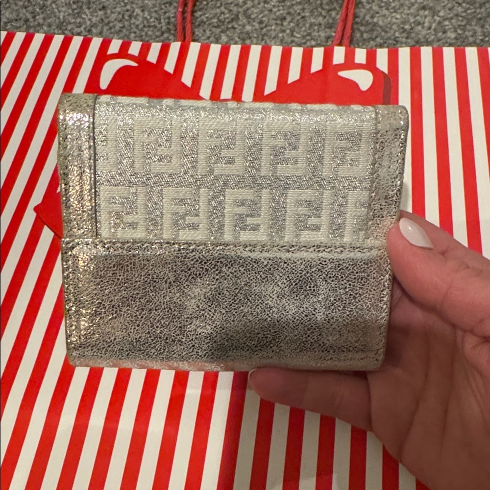 Fendi Silver and White Wallet - Picture 5 of 8